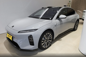 <span class=keywords><strong>Nio</strong></span> ET5 2026 <span class=keywords><strong>ET</strong></span> <span class=keywords><strong>5</strong></span> SUV Véhicule à énergie nouvelle turbocompressé Monomoteur Propulsion arrière Cinq portes Cinq places Élégant - Product Image 3
