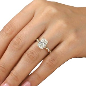 Bague de mariage torsadée en or massif 10K 14K 18K certifiée IGI avec diamant radiant de laboratoire et tige en argent sterling 925 et platine - Product Image 6