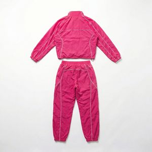 Ensemble de survêtement rose pour femmes |   Ensemble personnalisé 2 pièces : veste zippée et pantalon de jogging |   Fabricant de vêtements de sport OEM - Product Image 2