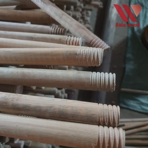Manche de balai en bois de haute qualité usine directe matière première naturelle vente chaude brosses de nettoyage domestique prix bon marché - Product Image 4