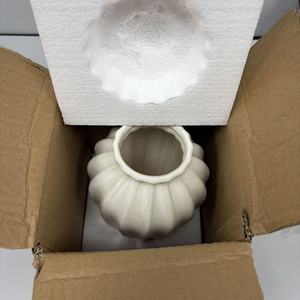 Jarrón de Cerámica Acanalado Nórdico, Jarrón Decorativo Minimalista para Flores, Glaseado Crema, Decoración del Hogar, Venta al <span class=keywords><strong>por</strong></span> <span class=keywords><strong>Mayor</strong></span> - Product Image 6