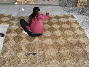 Grossiste vietnamien de grandes dalles de tapis en jonc de mer et en jacinthe d'eau pour salon et salle à manger - Product Image 3