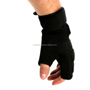 Guantes de golf de malla flexible y cómodos para hombres y mujeres, diseñados para mejorar el agarre, tacto suave y práctica en todo tipo de clima. - Product Image 3