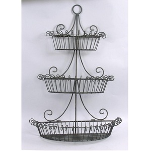 Cesta Colgante de Pared de Hierro Forjado Hecha a Mano para Almacenamiento en Cocina o Baño de Estilo Rústico - Product Image 3