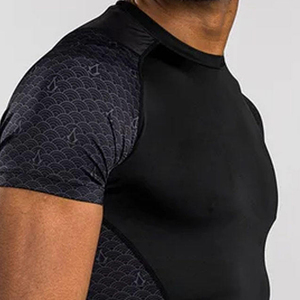 Camiseta de Compresión de Manga Corta con Cuello Redondo para Hombre, Sublimada, Protección UPF50, Personalizada para Gimnasio, Fitness, MMA, BJJ, Lavada - Product Image 6