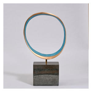 Statue artistique moderne en aluminium en forme de ruban – Décoration intérieure créative pour appartements et bureaux - Product Image 4