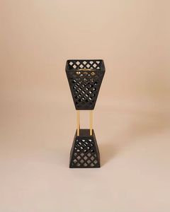 Ensemble de supports géométriques modernes en argent, motif en treillis, base carrée, artisanat élégant et artistique, style contemporain pour la maison et le bureau - Product Image 3