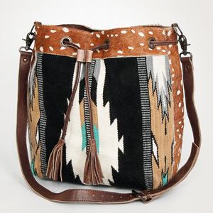 Meilleure vente Couverture de selle occidentale en cuir de vachette usiné Design Sac seau Sculpture florale Sac à main occidental Accessoires pour femmes - Product Image 1