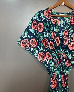 ชุดคลุมยาวลายสัตว์ คอวี ทรงปล่อยชายระบาย ผ้าฝ้ายอินเดียเนื้อนุ่ม แต่งลูกไม้ เหมาะสำหรับใส่ไปทะเล ของขวัญเพื่อนเจ้าสาว สำหรับผู้หญิง - Product Image 2