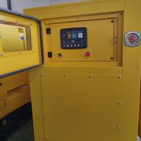 Groupe électrogène diesel super silencieux 15-500 kW à prix abordable avec démarrage automatique monophasé/triphasé 50/60 Hz pour solution d'alimentation de secours des données