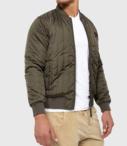 Blouson Bomber Letterman - 100% Laine Prêt pour l'Hiver, Logo Personnalisé sur le Devant, Vente en Gros, Veste Varsity Imperméable pour Hommes - Product Image 2