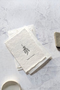 Carte de vœux d'anniversaire naturelle faite à la main, carte en papier à thème anniversaire, carte imprimée pour célébration, carte cadeau élégante 2026 - Product Image 1