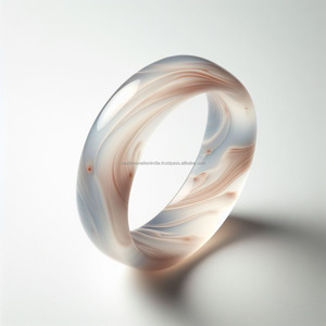 Bracelet en résine légère pour femme avec ornements ethniques vintage Design de serrure de perle méticuleusement conçu Style intemporel-pour les cadeaux - Product Image 4