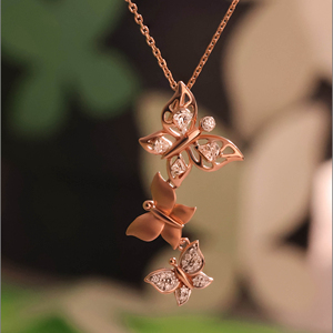 Pendentif papillon en or rose 18 carats avec diamants ronds taille brillant, bijou tendance pour femme, idéal pour un usage quotidien romantique - Product Image 4