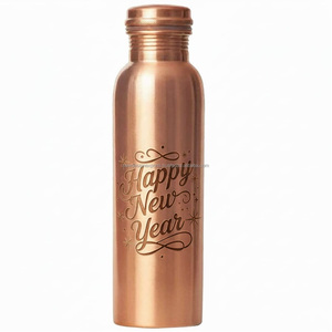 Botella de agua de cobre puro de 32 oz con tapa Diseño a prueba de fugas Recipiente de beneficio de salud Ayurveda Feliz Año Nuevo grabado - Product Image 2