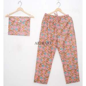 Ensemble de pyjama élégant pour femmes en coton, imprimé à la main avec un motif floral, vêtements de nuit confortables, vêtements de fête, lavables, naturels, indiens - Product Image 3