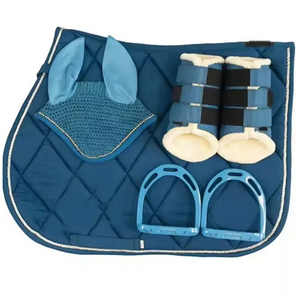 Almohadilla de montura acolchada morada multiusos para entrenamiento ecuestre, con forro polar y vendas a juego para las patas. - Product Image 2