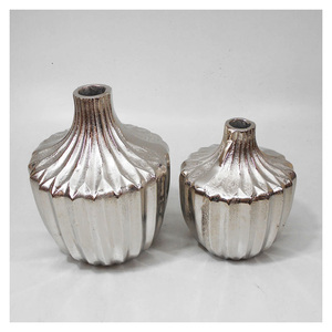 Florero de Aluminio Hecho a Mano con Soporte para Decoración del Hogar de Primera Calidad y Estilismo de Mesas para Eventos - Product Image 6