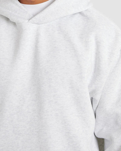 Sudadera con Capucha de Forro Polar para Hombre, Color Gris Claro, Logotipo Personalizado en la Parte Delantera, Suave y Cómoda, Corte Holgado - Product Image 6