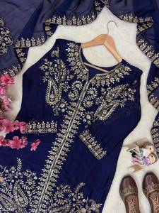 Ensemble Kurta Palazzo bleu marine brodé pour femme avec dupatta, tenue ethnique de créateur, tenue de soirée, salwar traditionnel indien - Product Image 4
