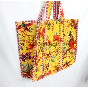Bolso Tote Grande de Terciopelo Acolchado Hecho a Mano A2ZCraftBazar para Mujer, con Hermoso Patrón a Rayas, Cierre de Cremallera y Asa Larga para Compras - Product Image 4