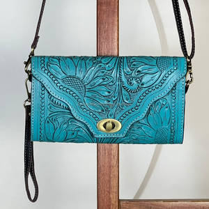 Sacs miniatures en cuir floral artisanal pour femmes, style western, à porter en bandoulière ou au poignet, pour tous les jours et les soirées - Product Image 3