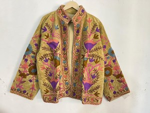 Veste en velours jaune moutarde vintage pour femmes, brodée au style Suzani, style bohème ethnique, fleurs brodées à la main, ouverte sur le devant, manteau d'hiver - Product Image 2