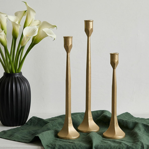 Porte-bougies coniques en fer doré, style rustique, finition antique, supports décoratifs en métal vintage pour table - Product Image 1