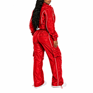Ensemble survêtement cargo personnalisé pour femme : veste coupe-vent zippée et pantalon streetwear en nylon - Product Image 4