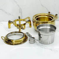 Plat de service rond de luxe en acier inoxydable, chauffe-plat de buffet finition dorée, support orné en forme de pilier, couvercle en verre, pour mariage et traiteur