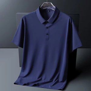 Polo de Manga Corta Negro para Hombre, Informal, de Punto, Color Sólido, Corte Regular, Diseño con Botones, Tela de Seda de Hielo, Logotipo Personalizado - Product Image 2