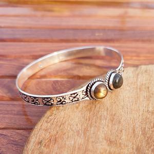 Brazaletes Geométricos Clásicos de Latón Plateado de la Mejor Calidad, Joyería Hecha a Mano Unisex para Fiestas y Uso Diario, Disponible en Oferta - Product Image 6