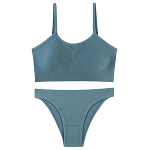 Ensemble de lingerie sans couture pour femme, bralette à maintien léger avec coussinets et culotte en jersey, élasthanne et nylon, lavable en machine - Product Image 5