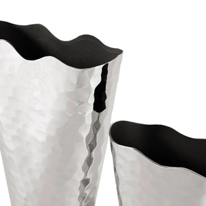 Juego de 2 jarrones decorativos de aluminio fundido con diseño de martillado plateado para decoración del hogar, disponibles en opciones personalizadas. - Product Image 2