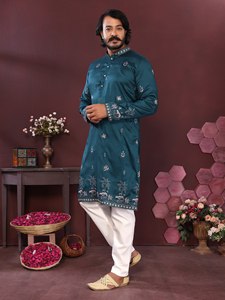 Ensemble élégant de kurta et pyjama en soie avec broderies et sequins, idéal pour les festivals, les mariages et les soirées, tenue ethnique pour homme - Product Image 3
