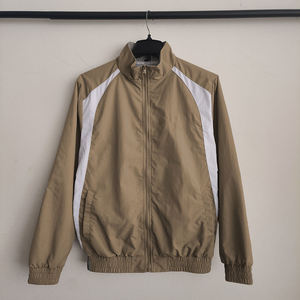 Oferta Caliente: Conjunto Cortavientos Personalizado de Alta Calidad para Mujer - Chaqueta con Cremallera y Pantalón Jogger a Rayas - Product Image 4