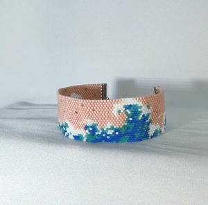 สร้อยข้อมือลูกปัดทำมือลายคลื่น ดีไซน์สวยเก๋ทันสมัย สีชมพู สีฟ้า สีขาว - Product Image 4