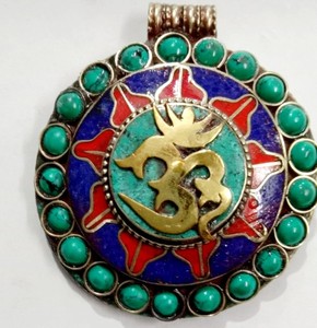 Colgantes Religiosos Tibetanos de Mariposa en Aleación con Turquesa y Baño de Plata Antigua - Product Image 4