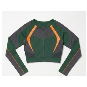 Ensemble de survêtements de sport personnalisés OEM à séchage rapide pour hommes et femmes, tenue de fitness en gros - Product Image 3