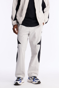 <b>Men's</b> Washed Canvas Joggers Elastic Waist Side Pockets Street Style Autumn Vintage Casual <b>Flare</b> Drawstring Closure <b>Trousers</b> - Product Image 3