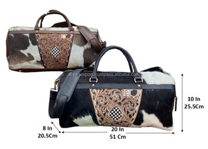 Sac de voyage polochon personnalisé OEM Design floral de style à carreaux en cuir véritable repoussé avec week-end extérieur personnalisable pour unisexe - Product Image 2