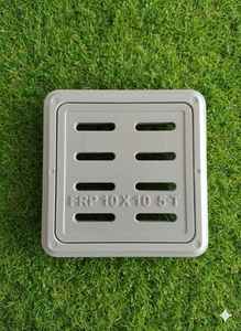 Couvercle de caniveau carré en fibre de verre DMC 12x12 pouces, perforé, avec grille en plastique gris pour allée de stationnement - Product Image 4