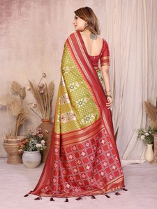 Sari en soie douce de qualité supérieure avec tissage Ikkat traditionnel – Bordure royale en Zari et Pallu riche pour les mariages - Product Image 3
