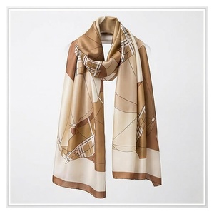 Elegante Bufanda Larga de Seda para Mujer, Estampado a Cuadros, Accesorio de Moda Multifuncional para Todas las Temporadas - Product Image 1