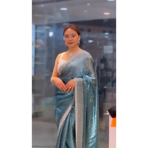 ผ้าไหมประดับเพชรไซโรสกี้ชุดกระโปรงท้องฟ้าเย็บปักลวดลายสวยงาม - Product Image 1