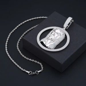 Pendentif Halo Jésus-Christ glacé en argent et moissanite, bijou de mode unisexe de luxe style hip-hop pour commémorations - Product Image 2