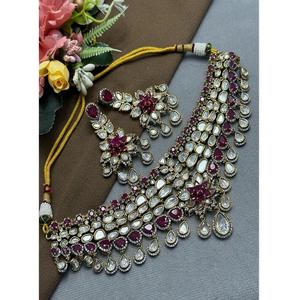 Ensemble collier et boucles d'oreilles classiques et traditionnels en laiton plaqué or avec moissanite et Kundan, élégant, pour la collection de tenues de mariage pour femmes - Product Image 1
