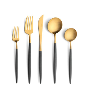 Juego de Cubiertos Modernos de Lujo Sostenibles de Acero Inoxidable en Oro Mate con Mangos Duraderos para el Hogar y Banquetes de Boda - Product Image 1