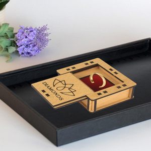 กล่องใส่แหวนคู่ไม้พรีเมียมบุผ้ากำมะหยี่ – กล่องโชว์และกล่องของขวัญสุดหรูสำหรับแหวนหมั้นหรือแหวนแต่งงาน กล่องไฟสำหรับแหวน - Product Image 1