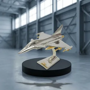 Modèle d'avion de chasse Rafale en métal avec support, argenté et doré, en métal moulé sous pression, objet de collection pour la décoration de bureau, de maison ou de bureau. - Product Image 6